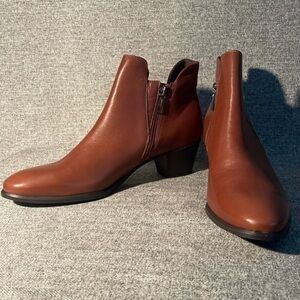 Munro Jackson Leather Boot.NEW
